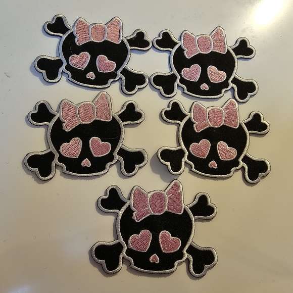 **SOLD** Iron On Patch Skull BoNES Pink Red Bow appliqué Lot of 25 - Picture 3 of 8